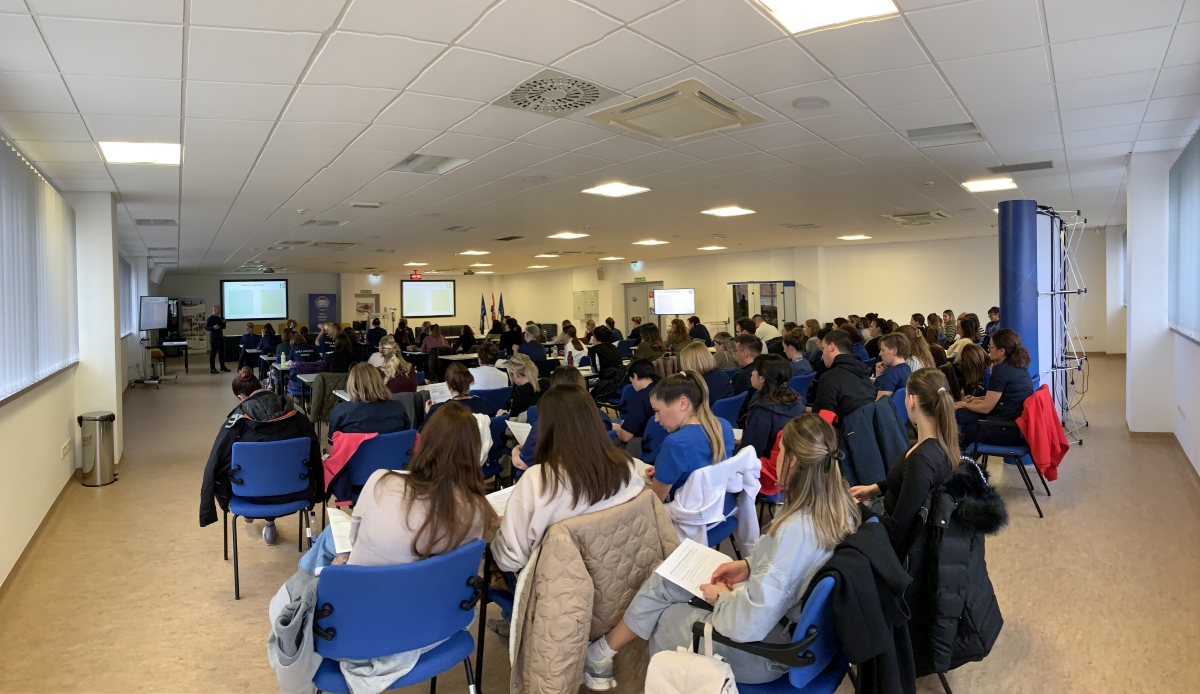 Fakultet za dentalnu medicinu i zdravstvo Osijek u provedbi projekta ProfiS: edukacija mentora i praćenje razvoja profesionalnog identiteta studenata sestrinstva